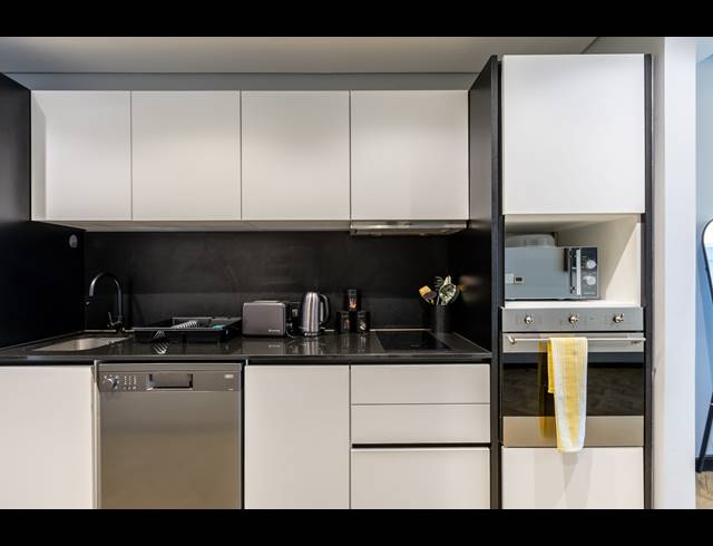 1 BEDROOM APARTMENT TO LET IN CAPE TOWN CITY CENTRE